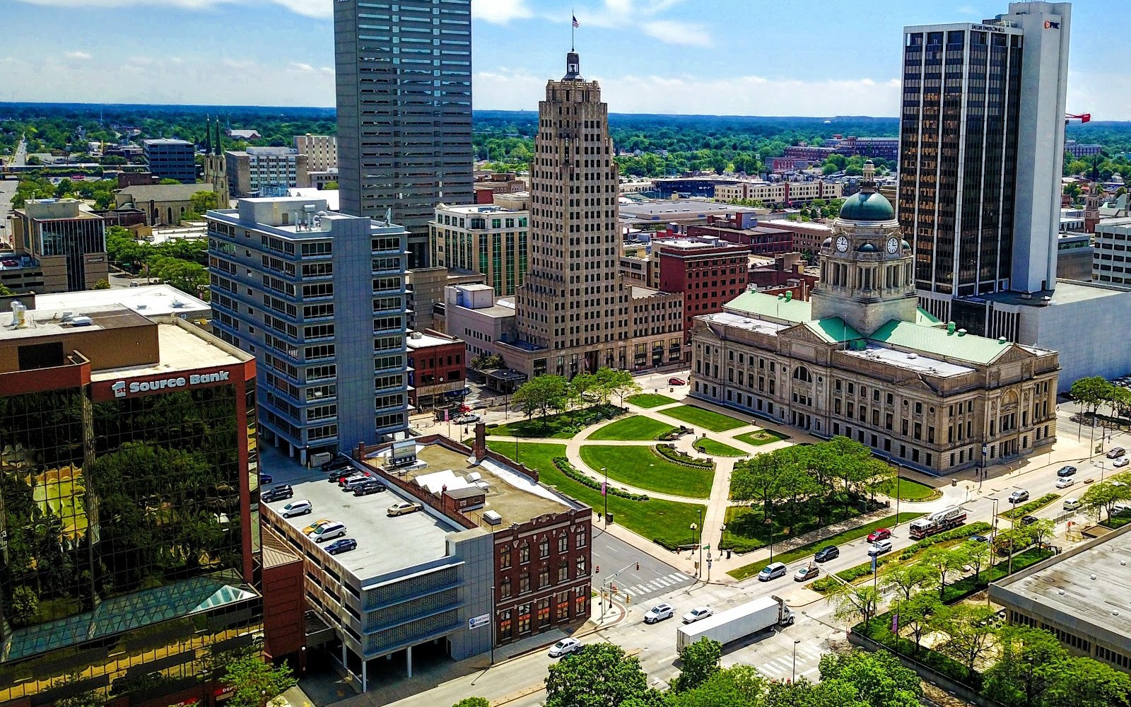 Professional efficient from Fort Wayne Window Cleaning LLC, West Central, Fort Wayne